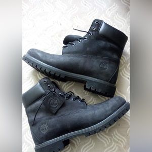 Theses are my timberland I put them on 1 time